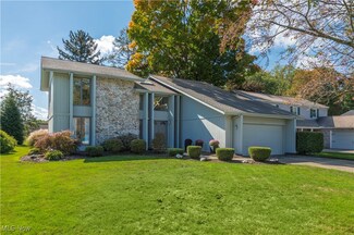 29411 Goulders Green, Bay Village, OH 44140