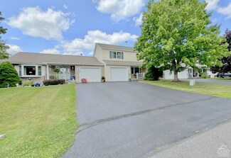 6 S Court Dr, Greenville, NY 12083