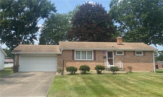 165 N West St, Columbiana, OH 44408