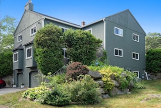 5 Loyalist Dr, Uxbridge, MA 01569