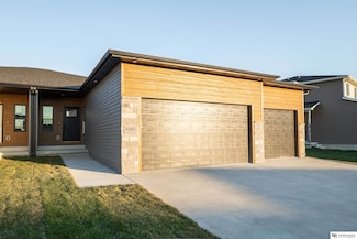 1060 Titan Dr, Hickman, NE 68372