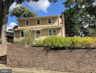 5116 Iroquois St, College Park, MD 20740