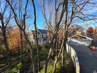 1616 Louisiana St, Lawrence, KS 66044