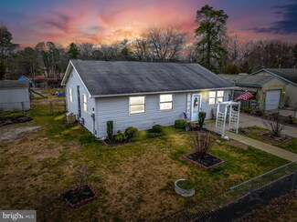 73 Highland Ave, Sicklerville, NJ 08081