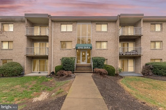 12703 Dara Dr Unit 203, Woodbridge, VA 22192