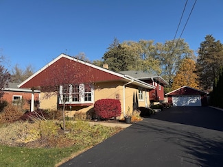 53 N Main St, Glen Ellyn, IL 60137