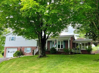 613 Cardinal St, Bluefield, VA 24605