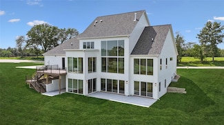 550 Harvest Rd, Pella, IA 50219