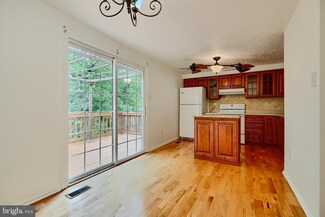 13 Dallington Ct, Perry Hall, MD 21128