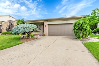 13950 Village Ln, Riverview, MI 48193
