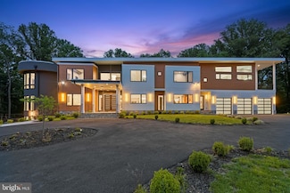 2209 Hunter Mill Rd, Vienna, VA 22181