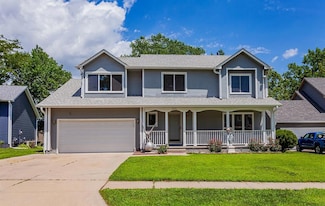 3015 Deerpath Ct, Des Moines, IA 50320