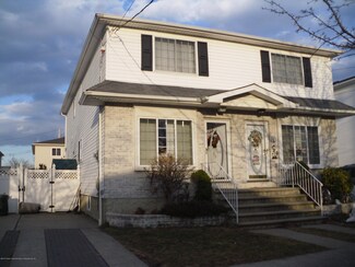 93 Winfield St, Staten Island, NY 10305