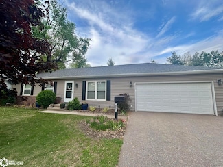 418 S 2nd St, Wapello, IA 52653