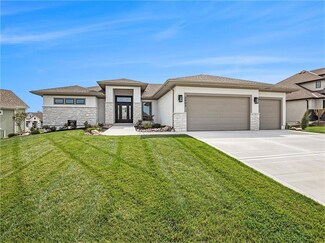 2903 NE 102nd St, Kansas City, MO 64155