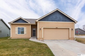 6926 N 141st Cir, Omaha, NE 68142