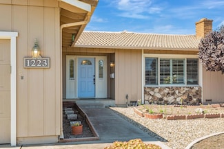 1223 La Canada Way, Salinas, CA 93901