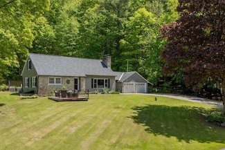 85 Olympus Rd, Proctor, VT 05765