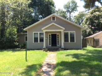 215 W Plaquemine St, Jennings, LA 70546