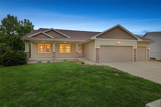 3416 E Payton Ave, Des Moines, IA 50320