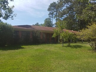 912 Progress Rd, Mc Lain, MS 39456