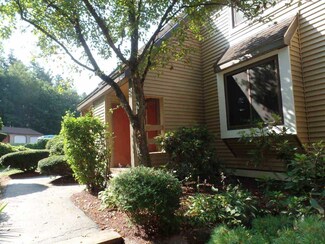 2 N Browning Ct, Pembroke, NH 03275