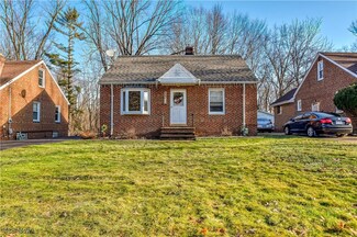467 Erie Rd, Eastlake, OH 44095