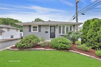 714 Delles Rd, Wheaton, IL 60189
