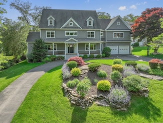 297 Romanock Rd, Fairfield, CT 06825