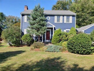 196 Schoolhouse Rd, Warren, RI 02885