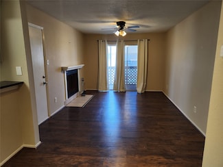 7600 Emmett f Lowry Expy Unit 306, Texas City, TX 77591
