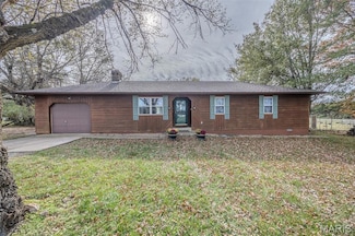 22622 Green Hills Rd, Lebanon, MO 65536