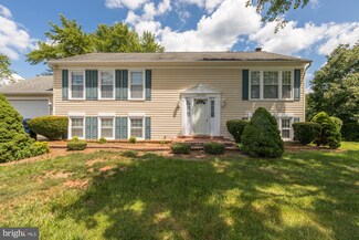 20028 Great Falls Forest Dr, Great Falls, VA 22066