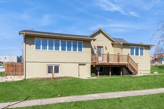 130 W Main St, Oxford, IA 52322