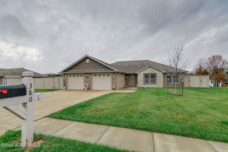 380 Dover Dr, Holts Summit, MO 65043