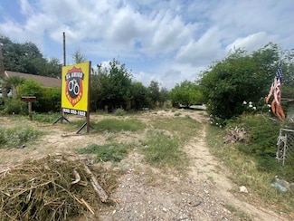 899 Madison St, Eagle Pass, TX 78852