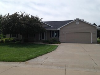 49 Parkview Rd, Hesston, KS 67062