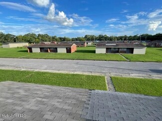 4901 Tanner St, Moss Point, MS 39563