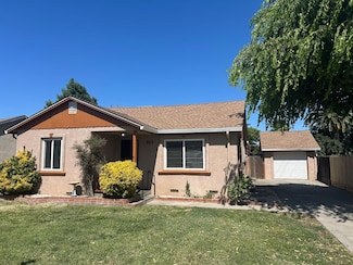 923 Acacia St, Modesto, CA 95351