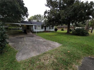 1011 W 9th St, Deridder, LA 70634