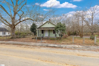 143 Pine St, Clinton, SC 29325