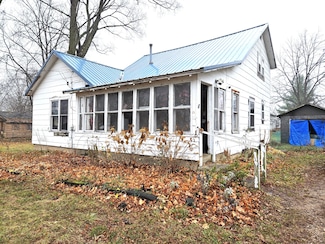 249 Hawley St, Hesperia, MI 49421