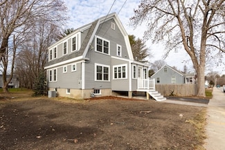 13 Maple St, Salisbury, MA 01952