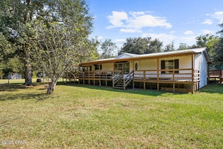 959 Wildwood Cir, Chipley, FL 32428
