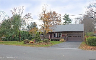 26 Bender Ln, Delmar, NY 12054