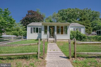 1102 Washington St, Hainesport, NJ 08036