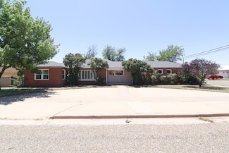 813 N 15th St, Lamesa, TX 79331