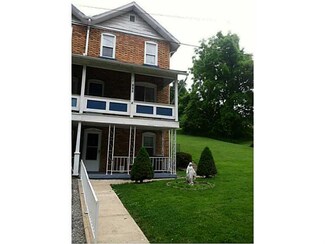 125 1st St, Marianna, PA 15345