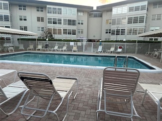 3090 NW 46th Ave Unit 212C, Lauderdale Lakes, FL 33313