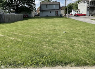 424 W 1st St, Rushville, IN 46173